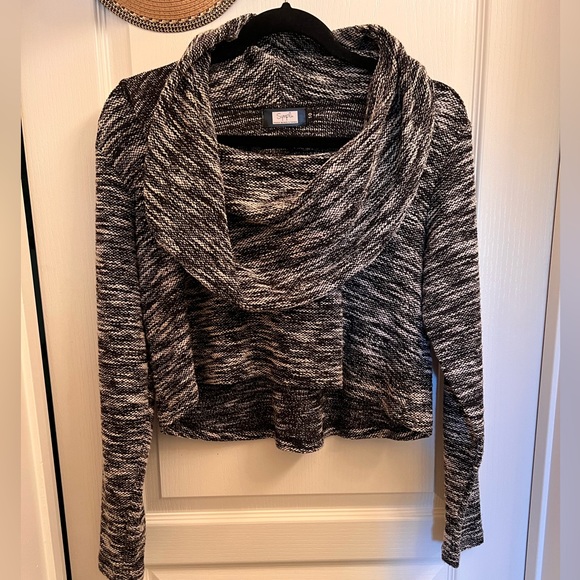 - SYMPLI  Crop Shrug Black & White Textured Knit - Picture 1 of 6